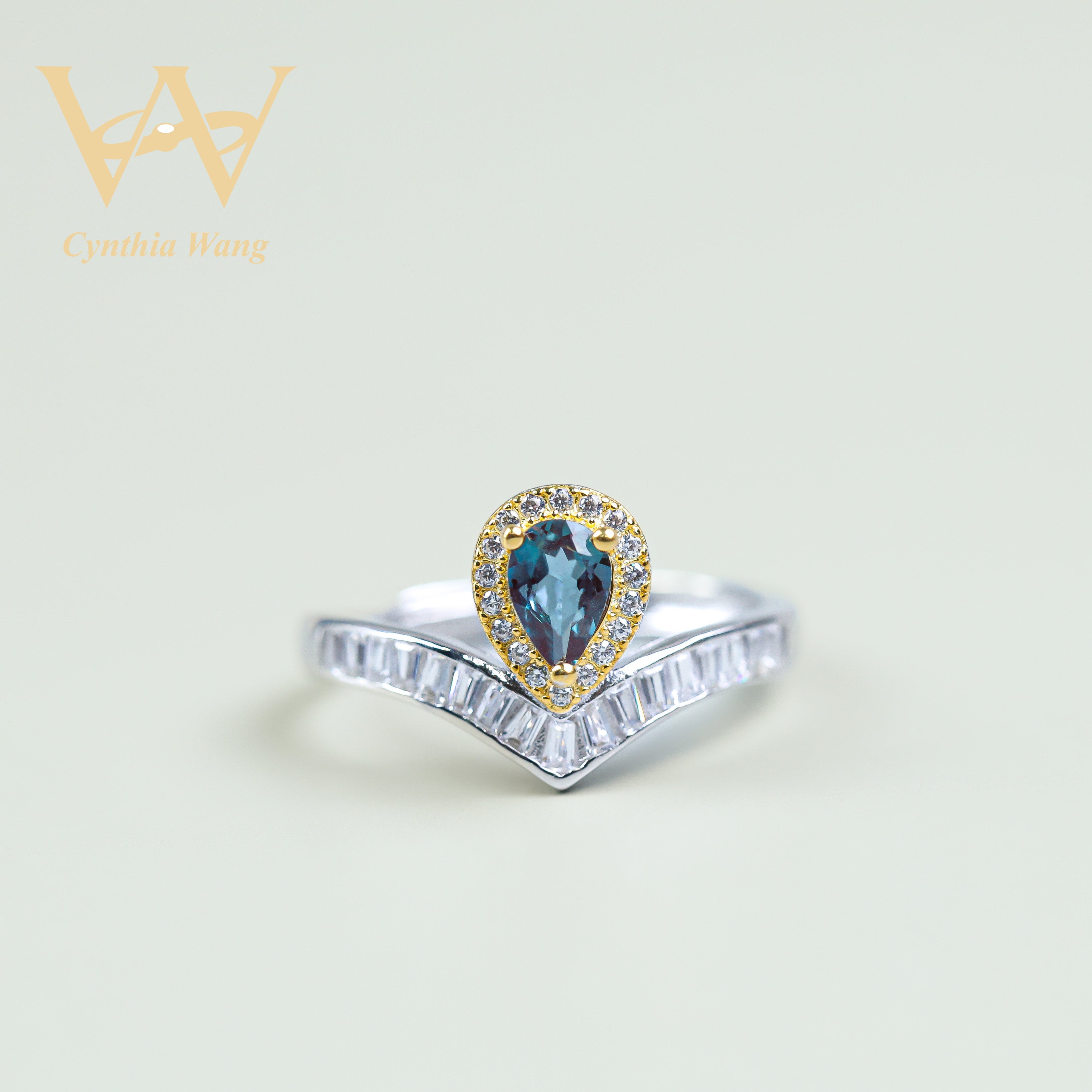 'Beauty Queen' Alexandrite Ring