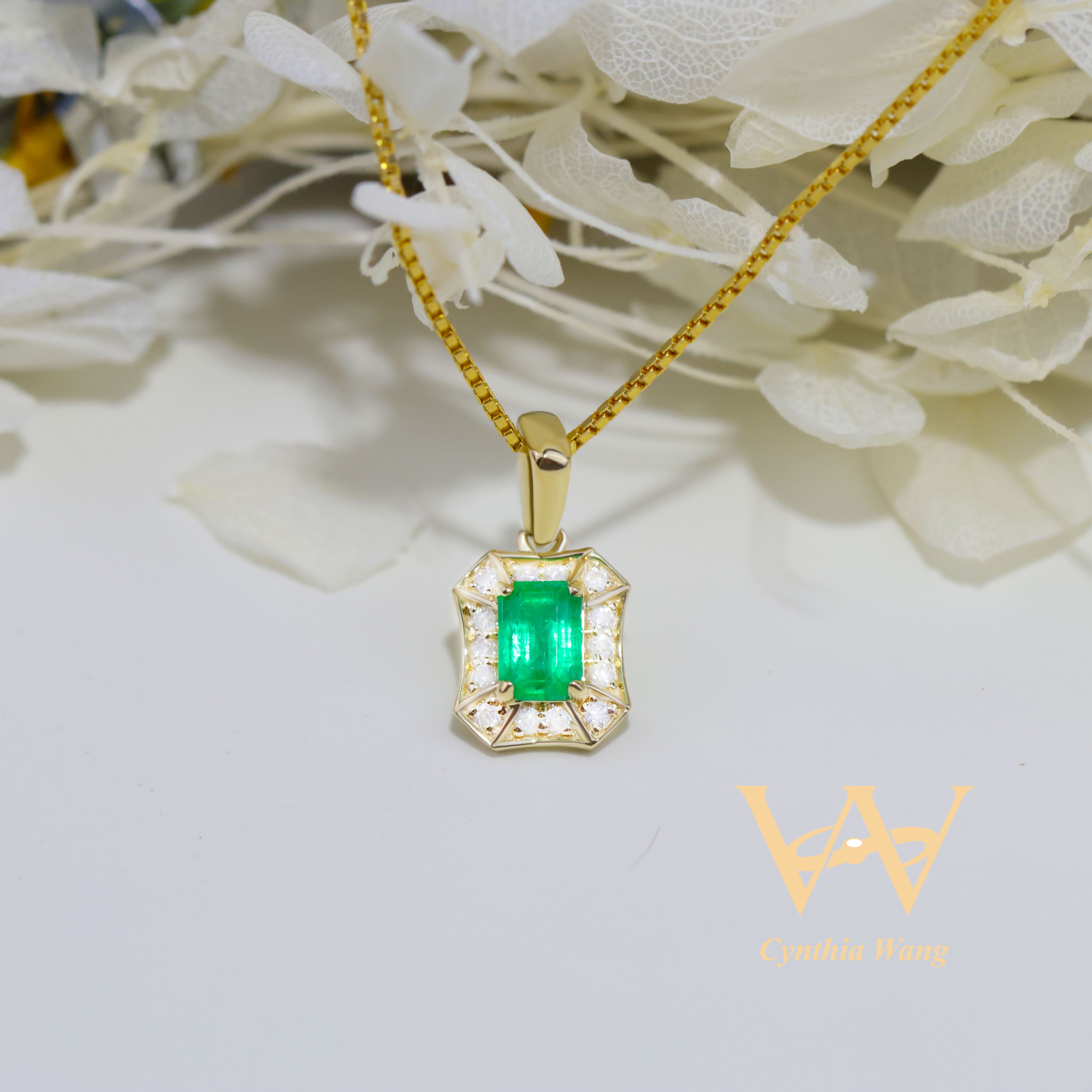 'Green Miracle' 9k God Emerald Pendant