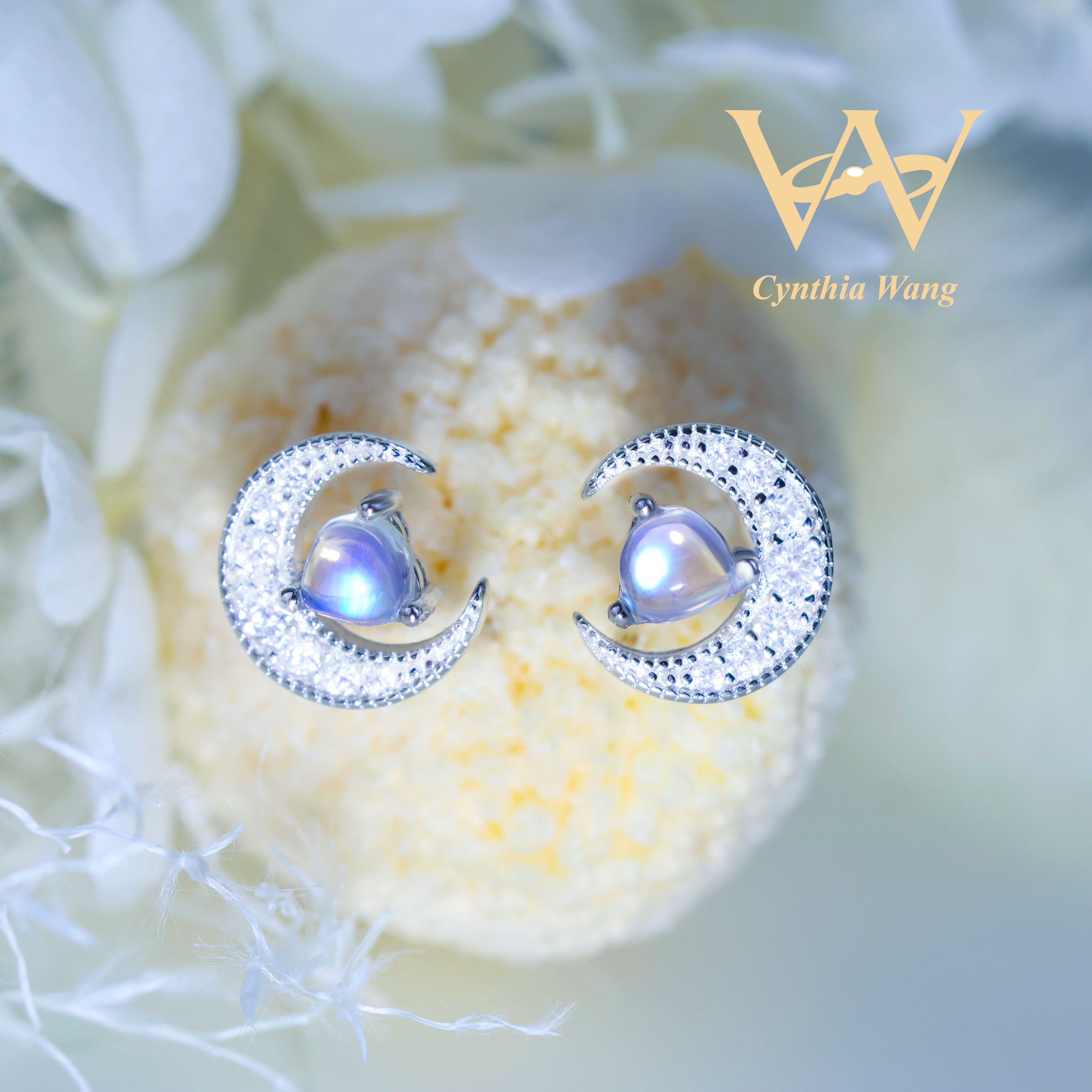 'Moon Essence' Moonstone Jewelry Set