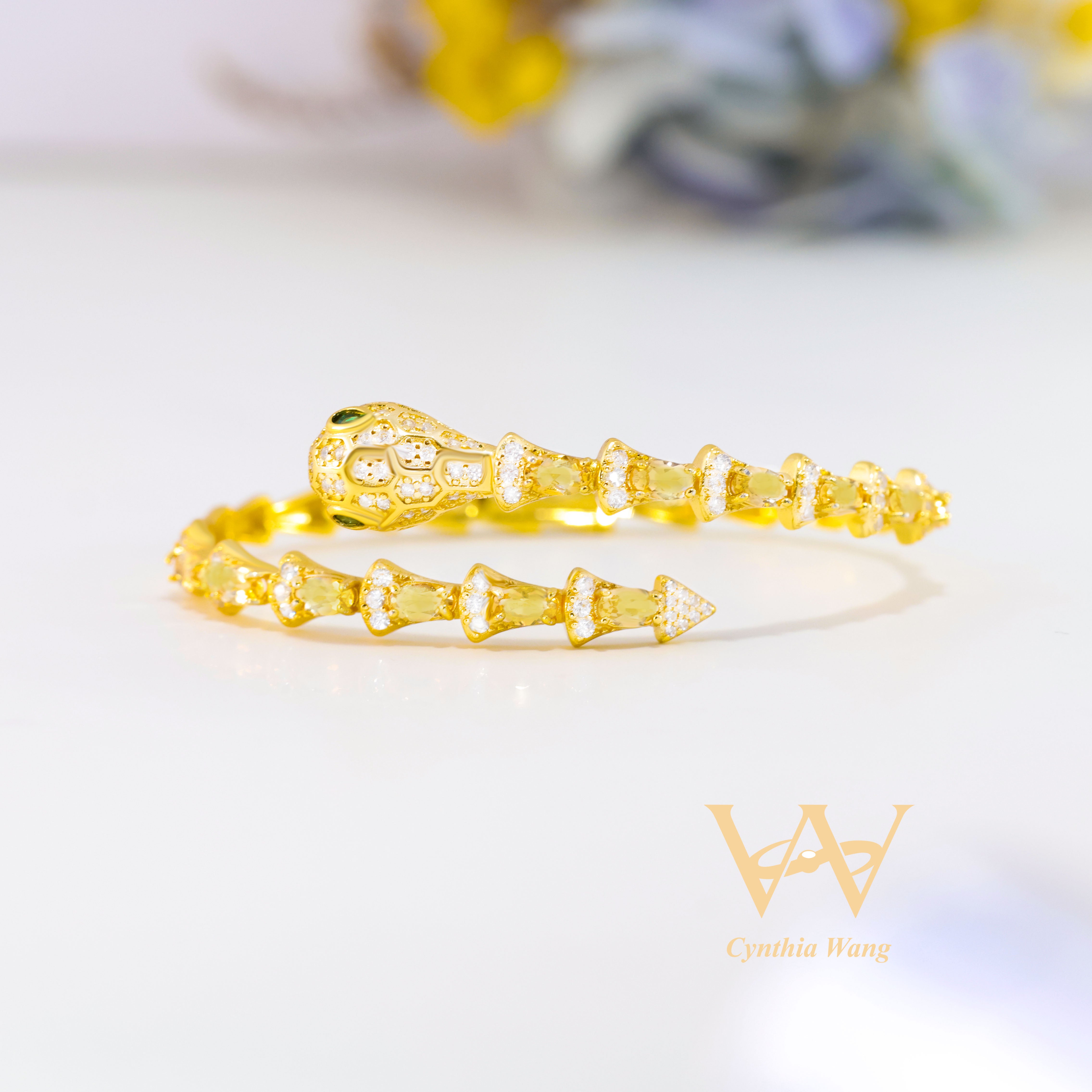 'Serpentine Gleam' Citrine Bangle