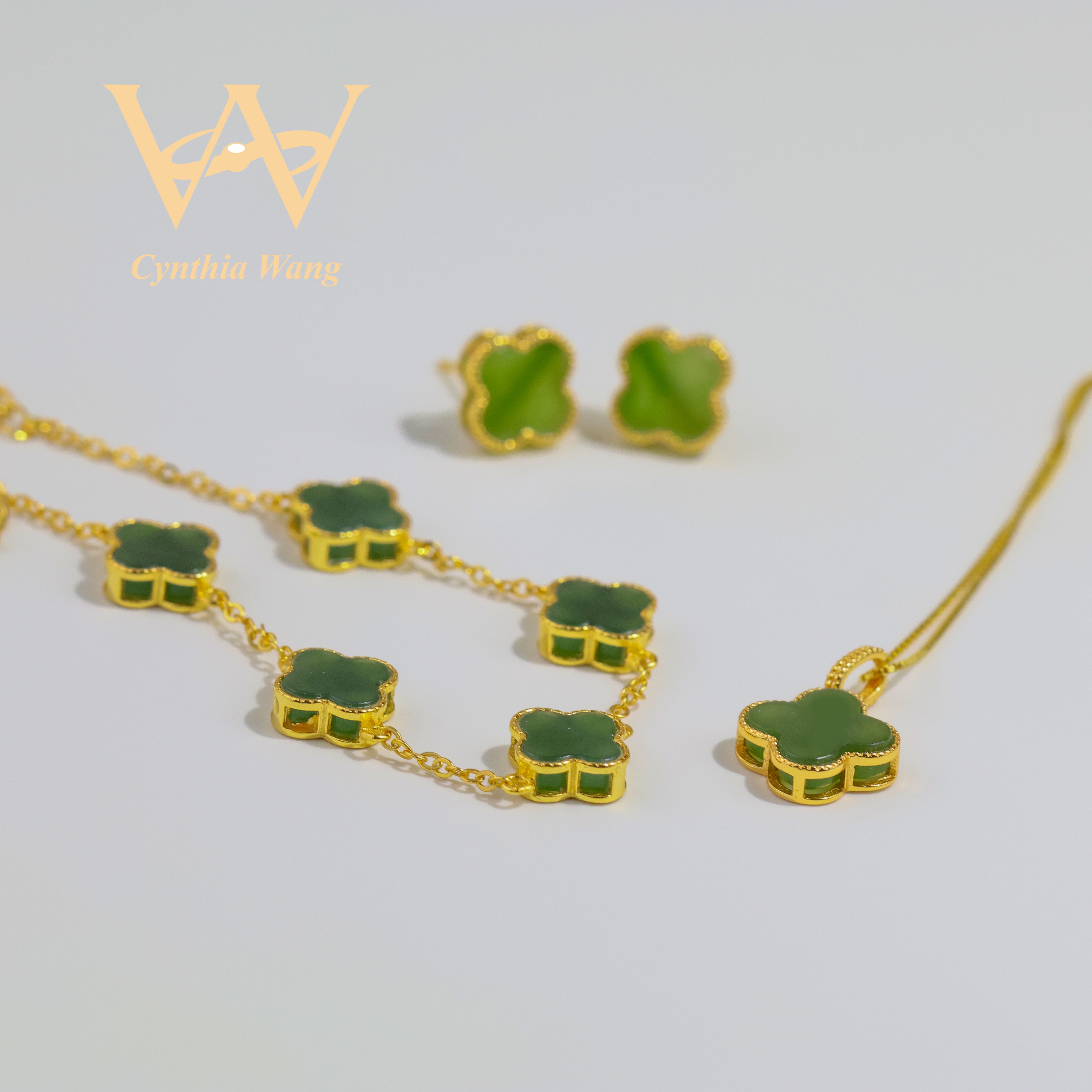 'Chic Magnetic' Jade Jewelry Set