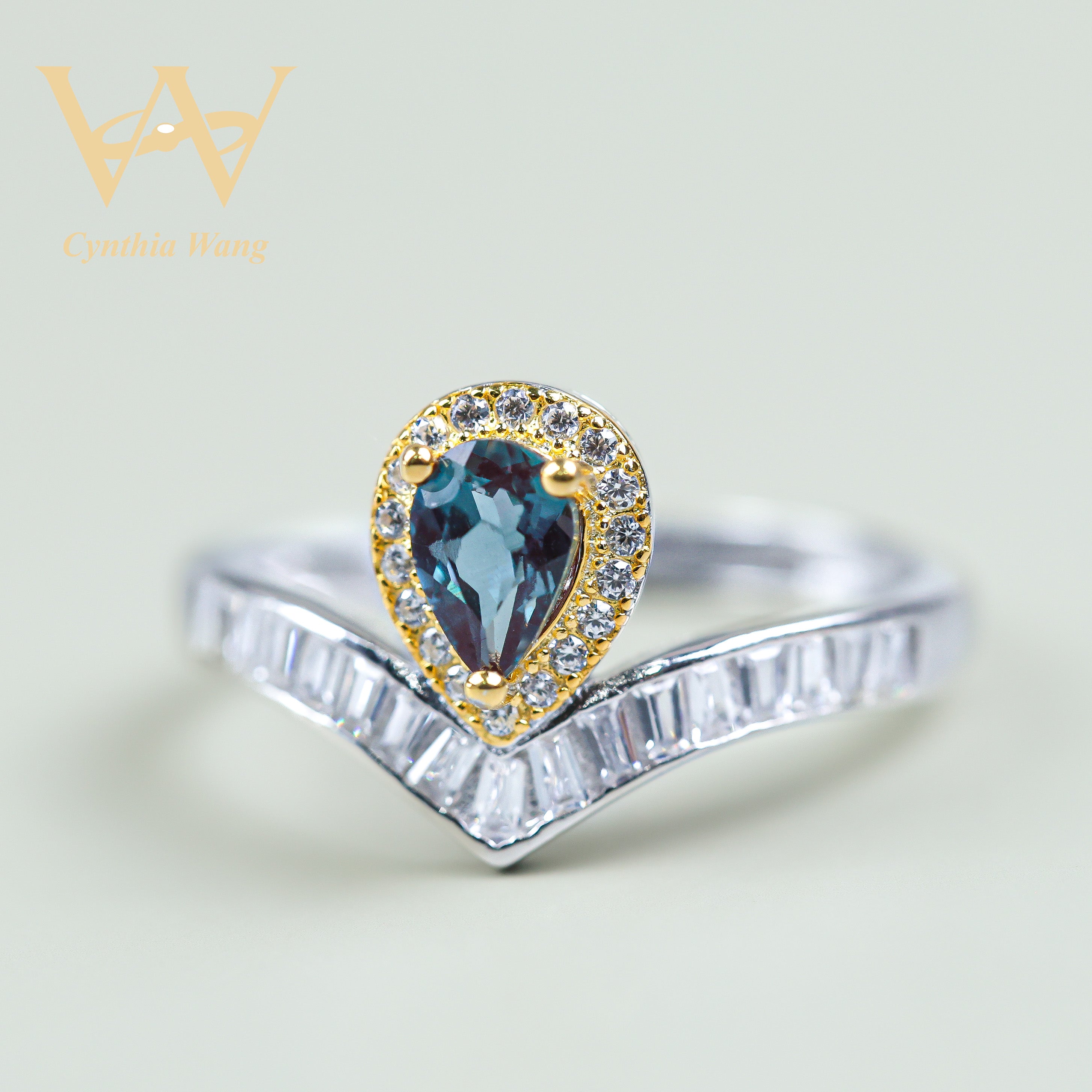 'Beauty Queen' Alexandrite Ring