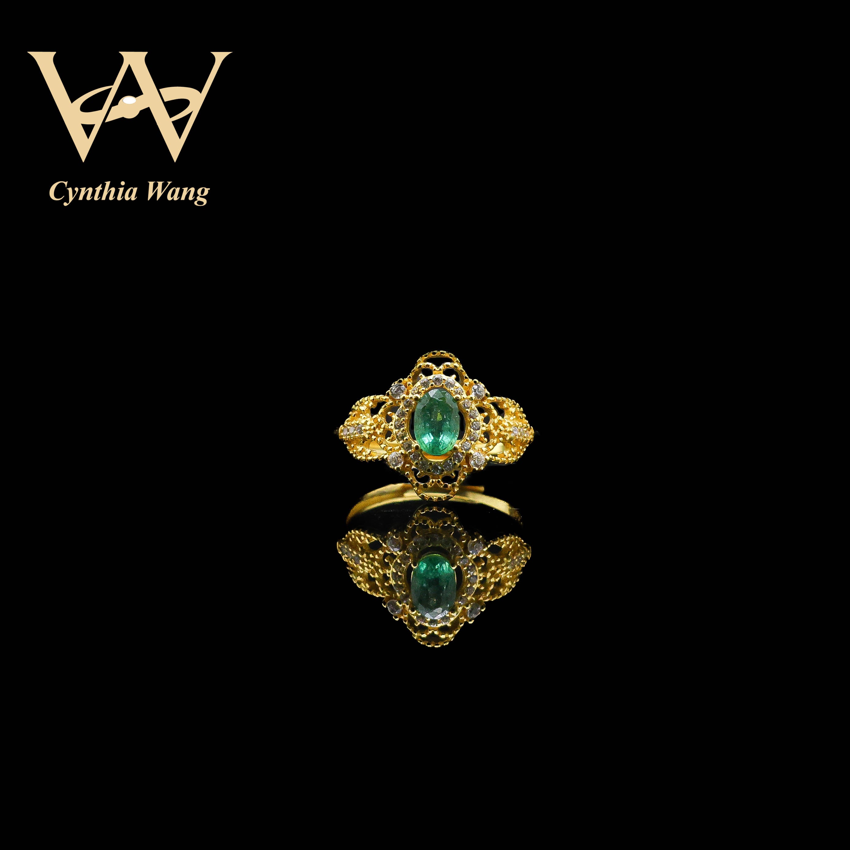 'Golden Aura of Nature' Emerald Ring with Lace Detailing