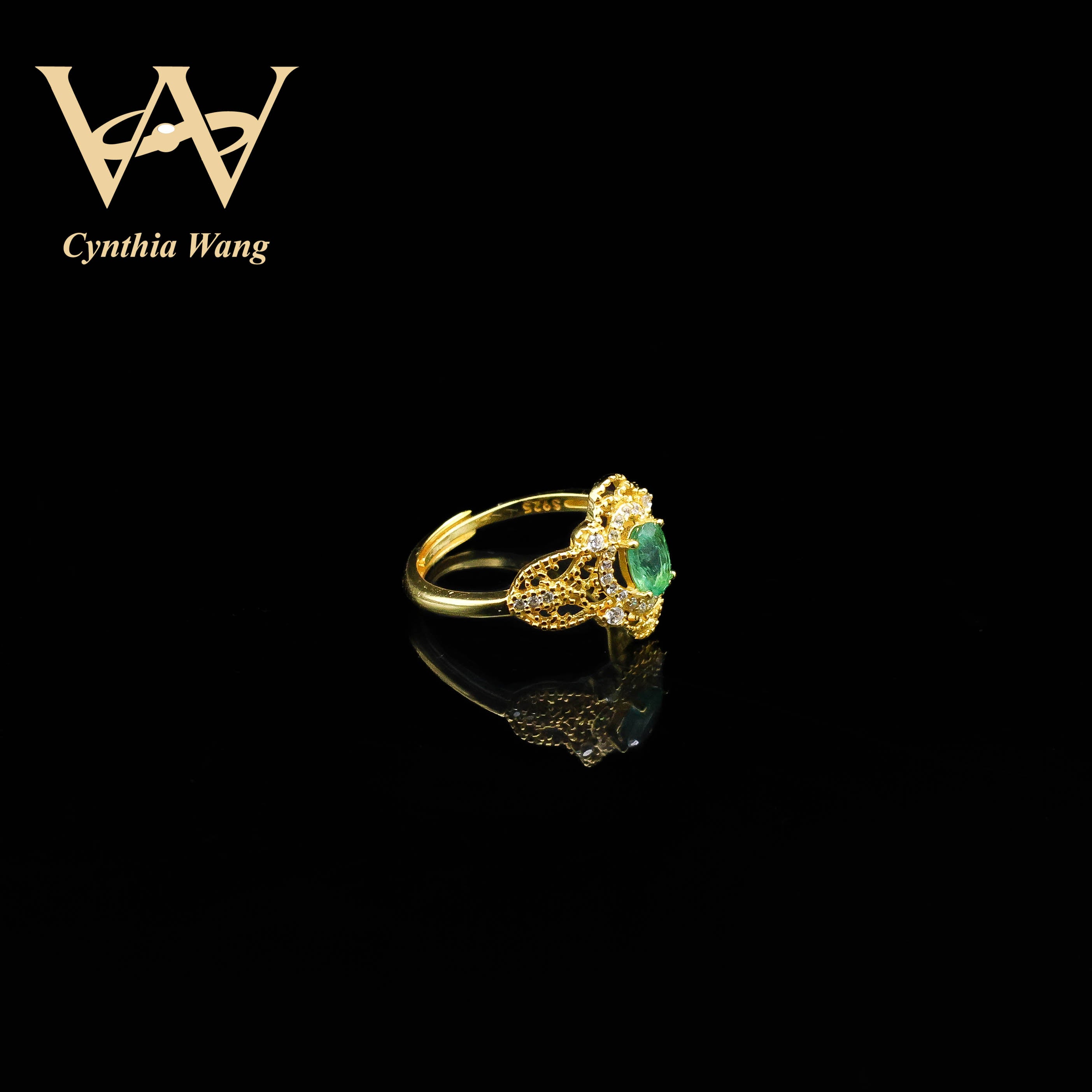 'Golden Aura of Nature' Emerald Ring with Lace Detailing